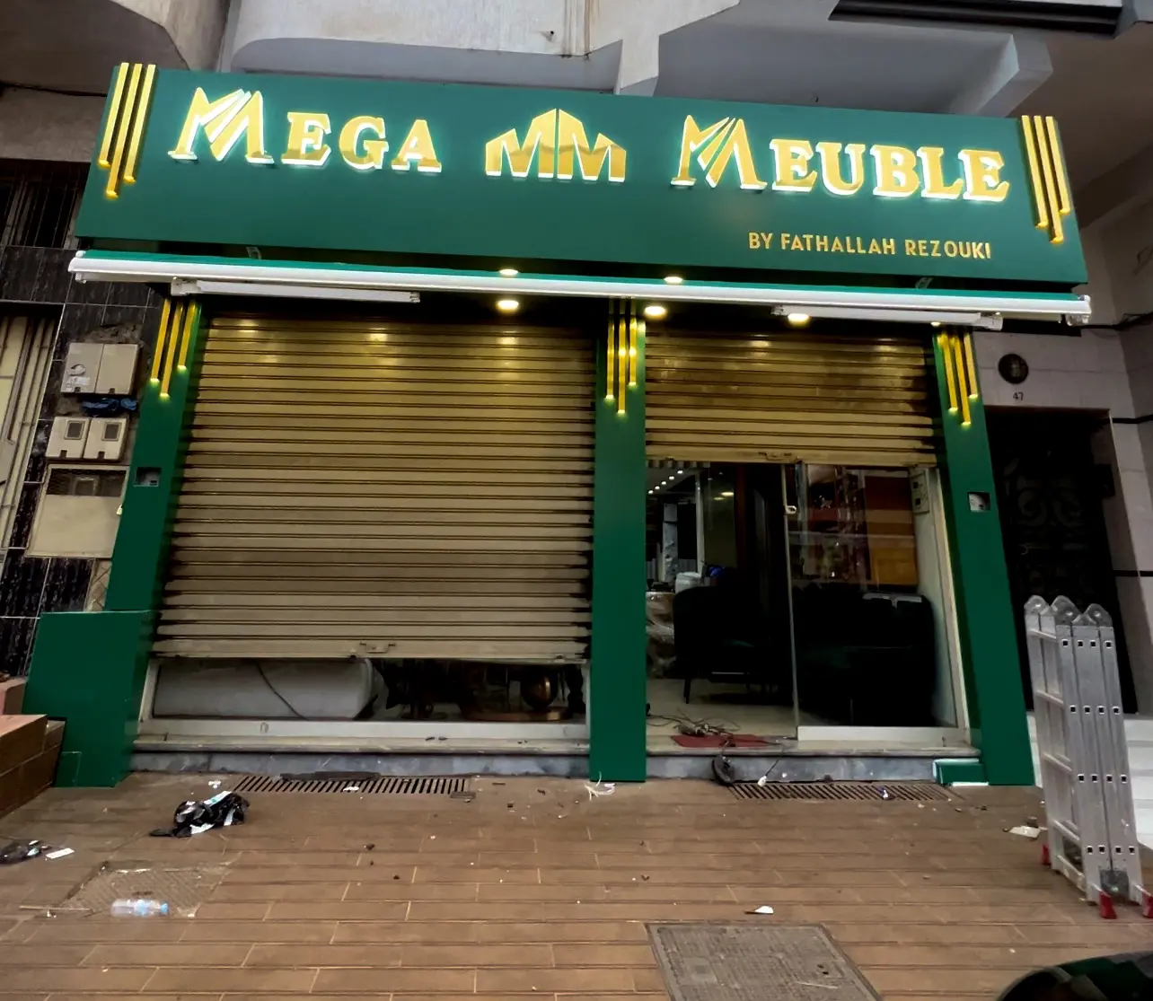 Réalisation Benik Pub — Habillage façade