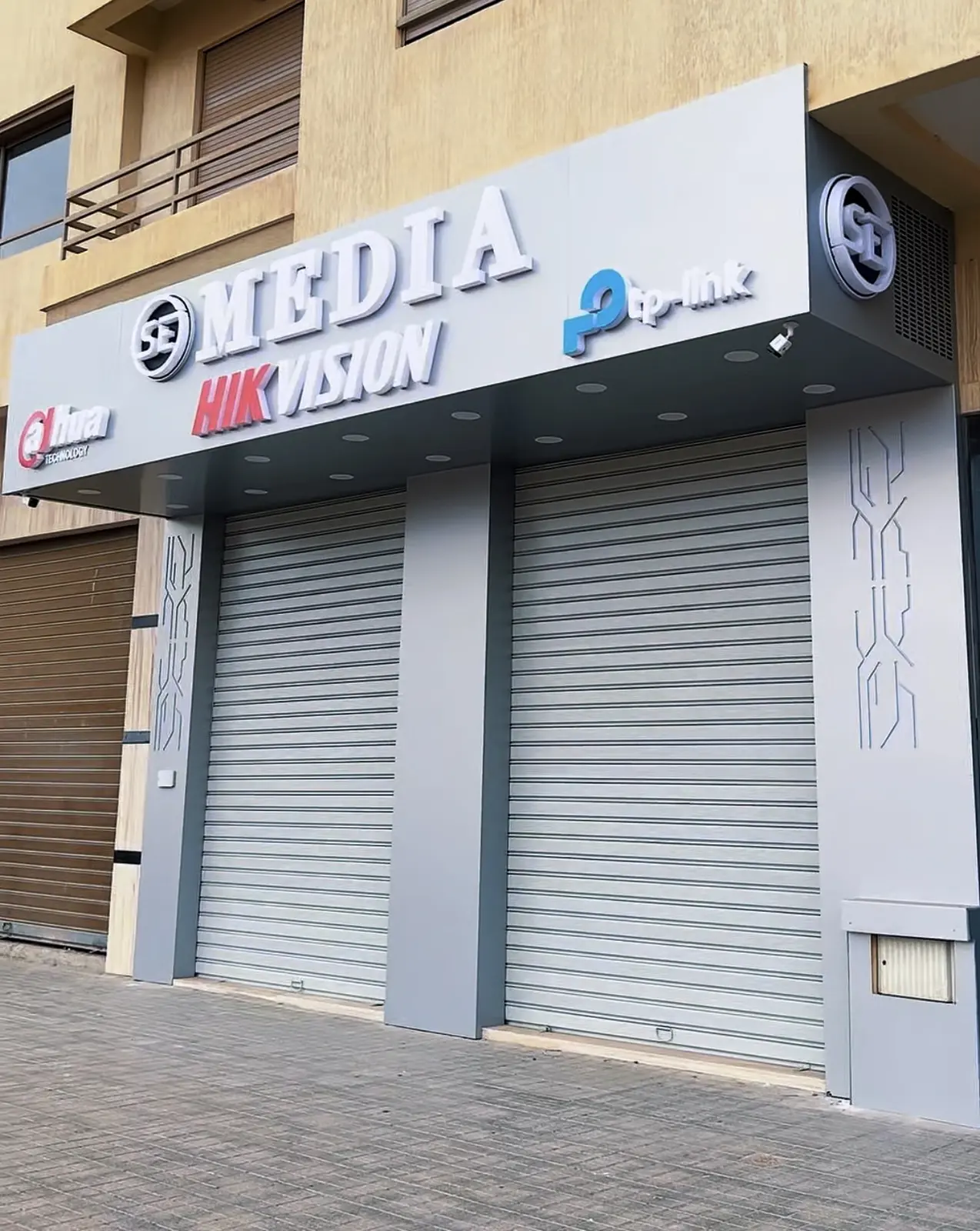 Réalisation Benik Pub — Habillage façade