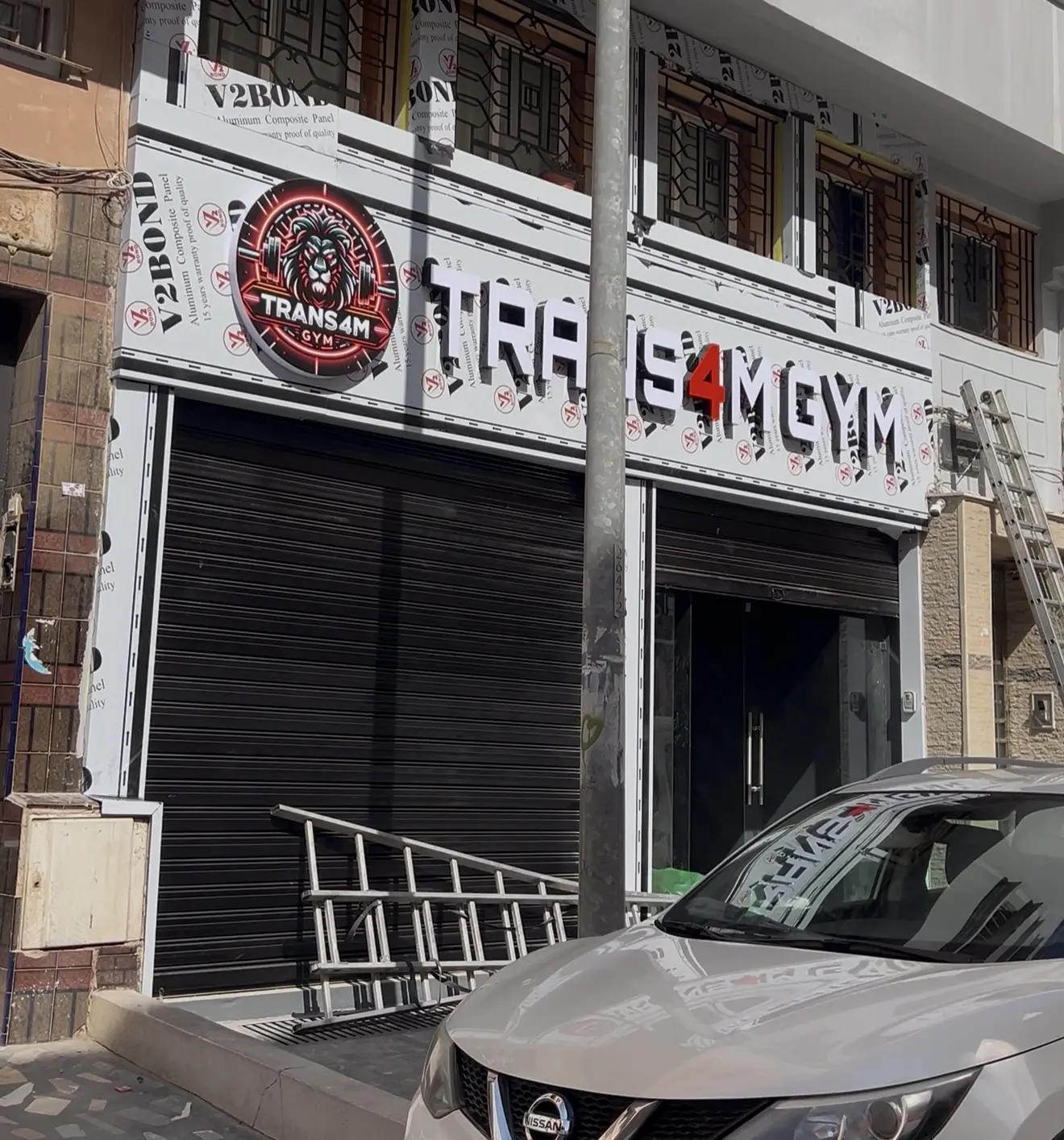 Réalisation Benik Pub — Habillage façade